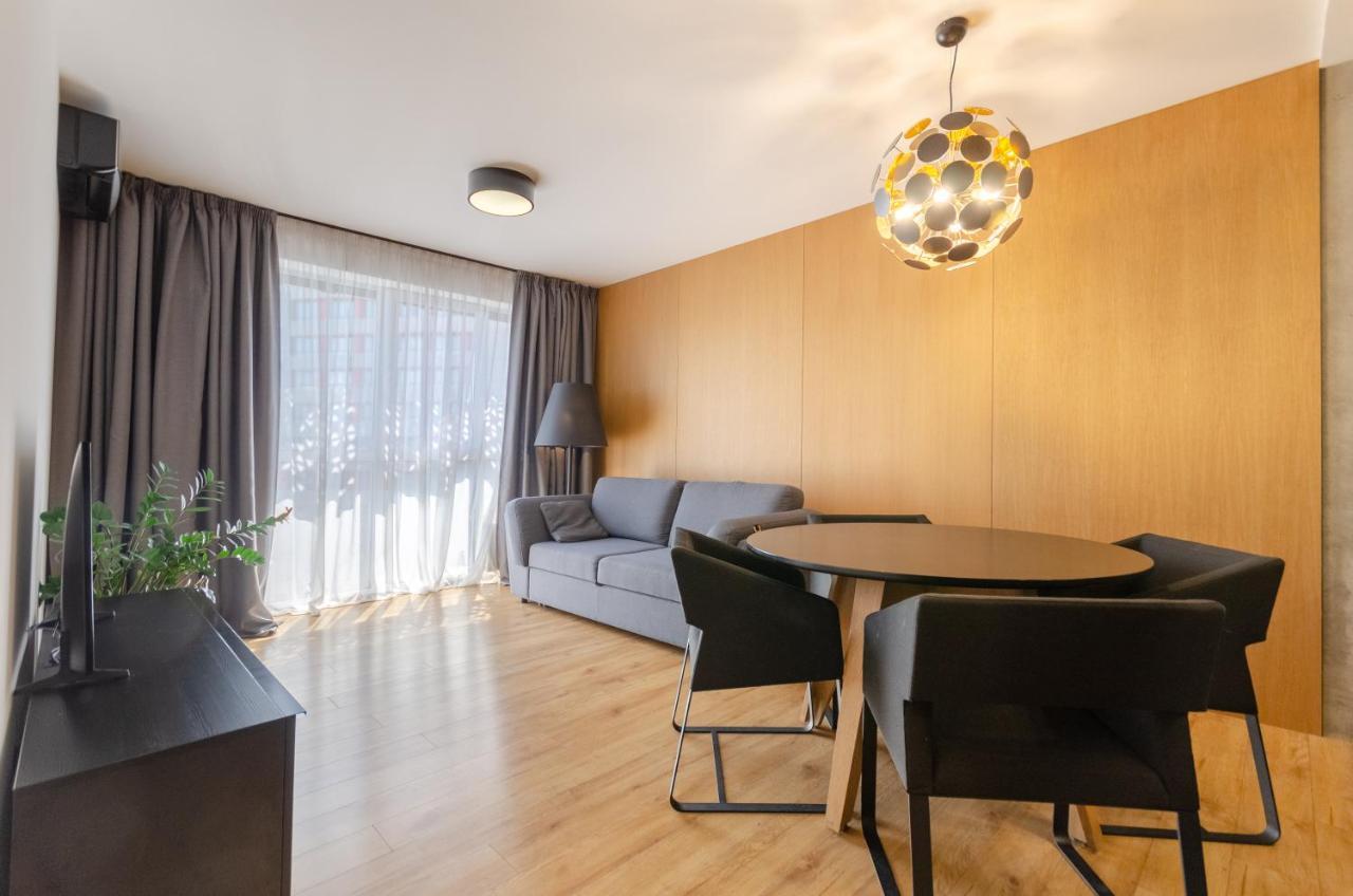 Petrovdom 23-173 In Stylish Apartments At Rc Kyiv Exterior photo