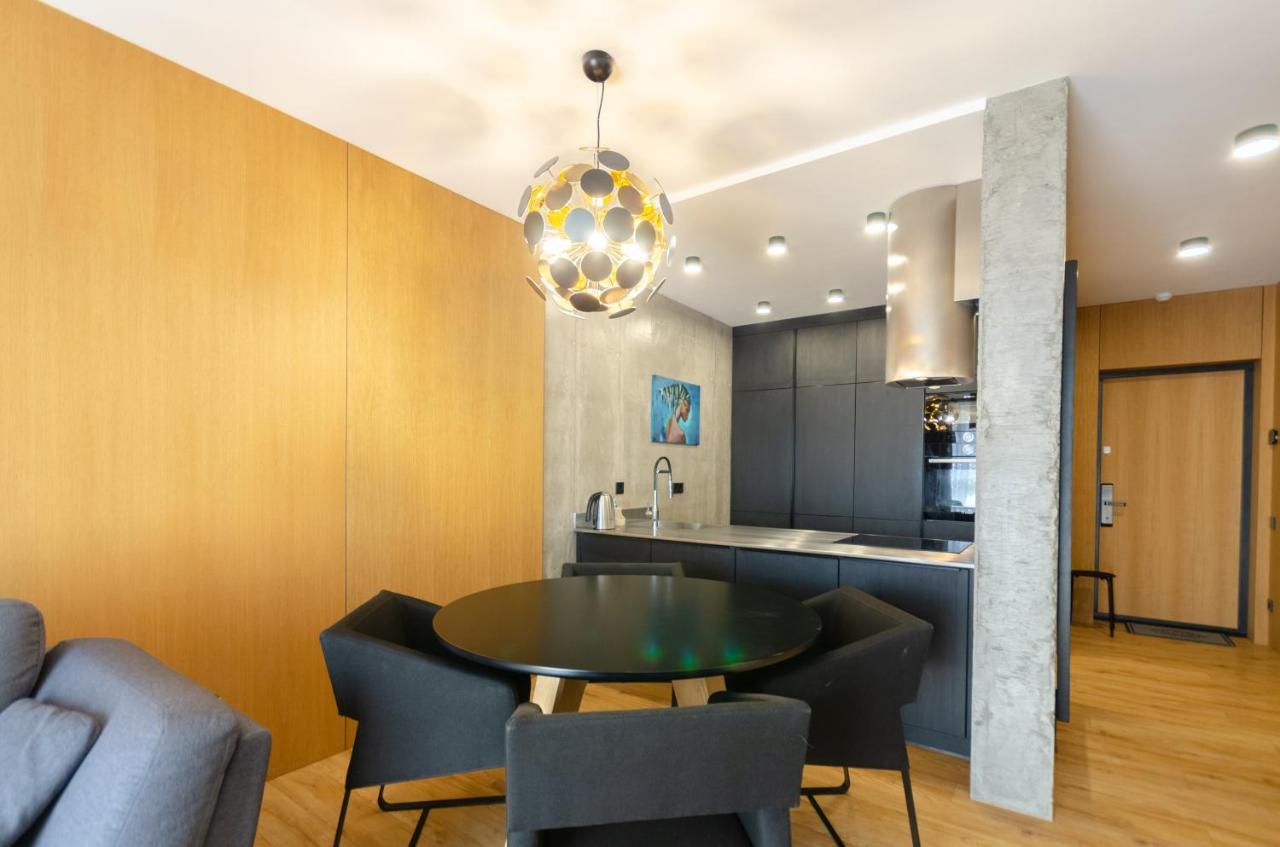 Petrovdom 23-173 In Stylish Apartments At Rc Kyiv Exterior photo